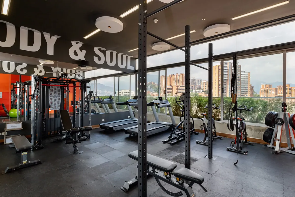 Rooftop gym and fitness center at Soul Lifestyle Apartments, El Poblado