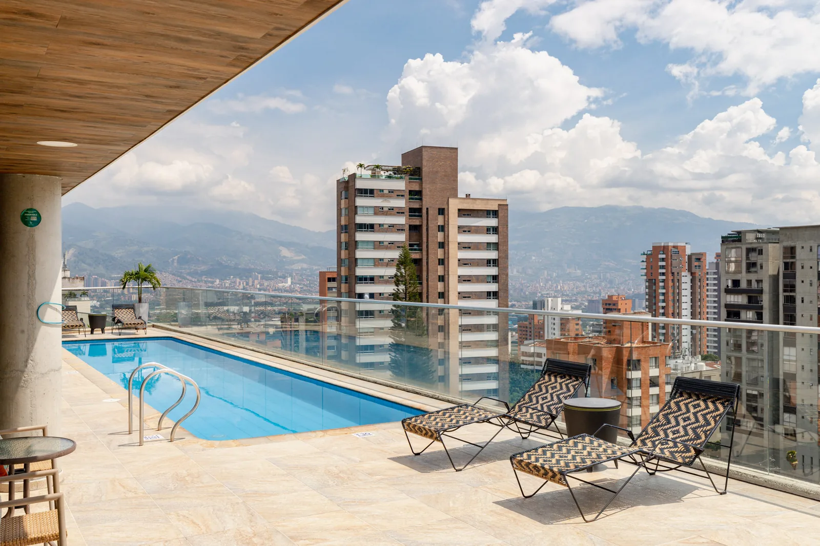 Wide view of the rooftop pool at Soul Lifestyle Apartments, El Poblado